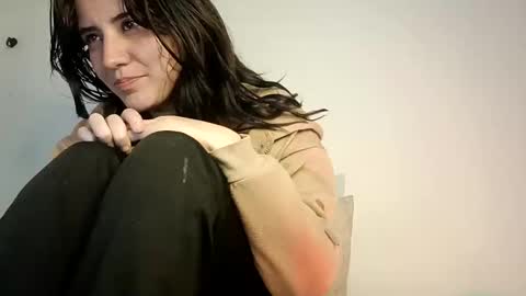 Snapshot of annrousse chatting on October 11, 3:11 am annrousse online show from October 11, 3:11 am