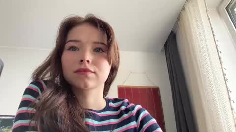 Snapshot of anntics_ chatting on October 5, 8:23 am N  antics online show from October 5, 8:23 am