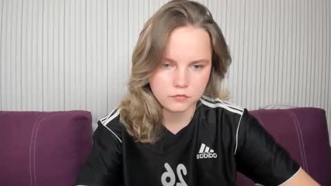 anny_love_you online show from September 18, 9:57 am