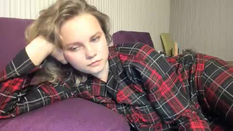 anny_love_you online show from October 3, 9:34 pm