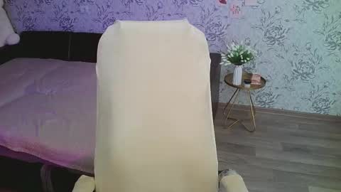 Snapshot of anny_shine chatting on February 27, 1:08 am Annie online show from February 27, 1:08 am