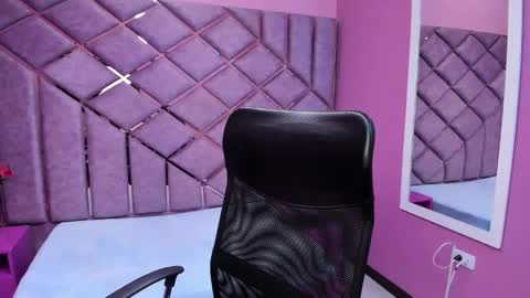 Anny online show from October 15, 6:20 pm