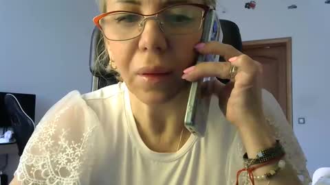 anny_wild1 online show from April 11, 8:18 am