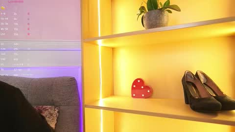 Ana online show from November 11, 12:07 pm