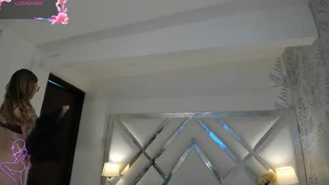 Anny online show from April 2, 8:49 pm