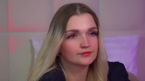 annyraii online show from January 31, 7:11 pm