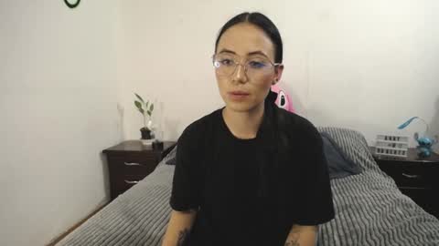 Snapshot of annyroberts_89 chatting on February 21, 1:22 am Anny online show from February 21, 1:22 am
