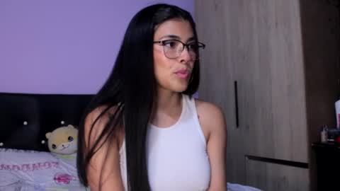 Snapshot of annyt_ chatting on October 4, 12:19 am anny online show from October 4, 12:19 am