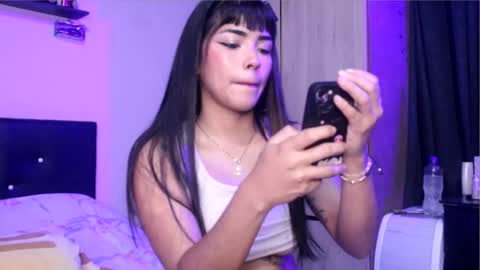 Snapshot of annyt_ chatting on October 16, 1:05 am anny online show from October 16, 1:05 am