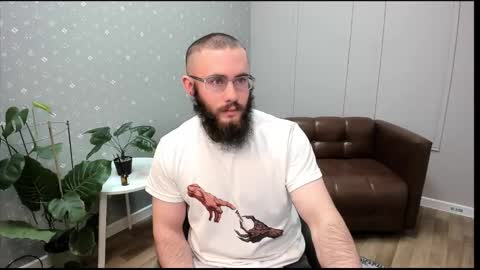 Ant online show from November 26, 1:08 pm