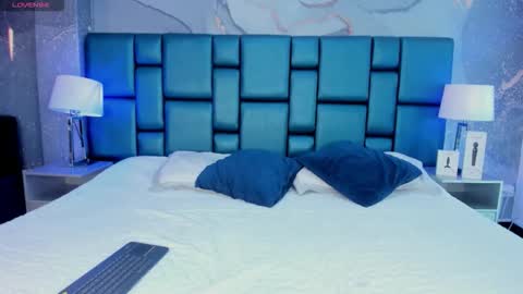 anthonelaDuque online show from November 7, 12:29 pm