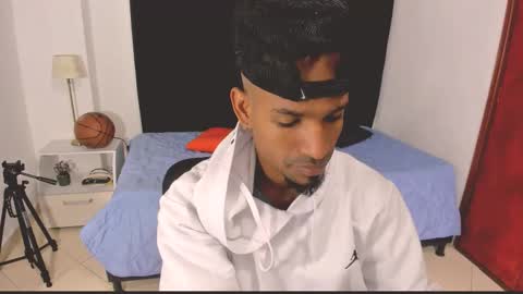 Snapshot of anthoy_wayans chatting on October 11, 12:37 am       online show from October 11, 12:37 am