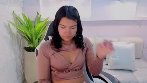 Snapshot of antonela_tp chatting on October 2, 1:21 pm Antonela online show from October 2, 1:21 pm
