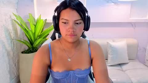 Snapshot of antonela_tp chatting on September 20, 12:41 pm Antonela online show from September 20, 12:41 pm