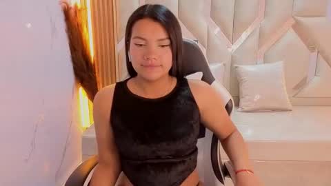 Snapshot of antonela_tp chatting on October 8, 2:01 pm Antonela online show from October 8, 2:01 pm
