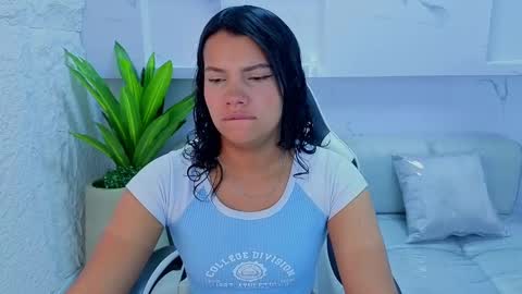 Snapshot of antonela_tp chatting on September 24, 1:07 pm Antonela online show from September 24, 1:07 pm