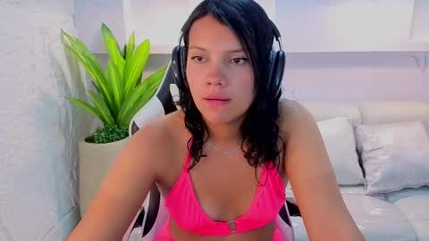 Snapshot of antonela_tp chatting on September 25, 3:19 pm Antonela online show from September 25, 3:19 pm