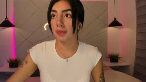 Snapshot of antonella__rouse chatting on February 17, 11:11 pm Antonella online show from February 17, 11:11 pm