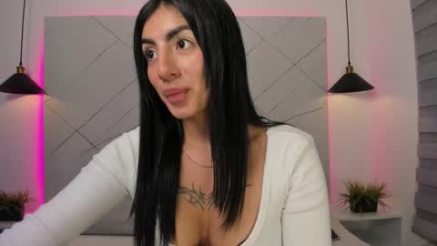 Snapshot of antonella__rouse chatting on February 3, 6:45 am Antonella online show from February 3, 6:45 am