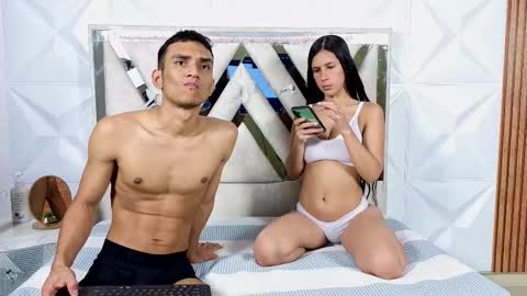 Snapshot of antonella_and_axel chatting on October 29, 4:58 am Antonella 20  Axel 23 online show from October 29, 4:58 am