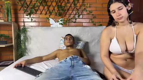 Snapshot of antonella_and_axel chatting on March 4, 8:57 am Antonella 20  Axel 23 online show from March 4, 8:57 am