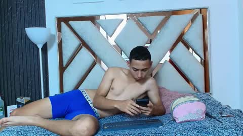 antonella_and_thiago_ online show from January 17, 1:09 pm