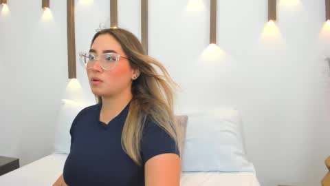 Snapshot of antonella_cutie_ chatting on February 28, 12:09 pm A N T O N E L L A online show from February 28, 12:09 pm