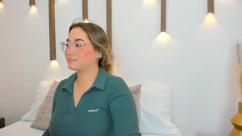 Snapshot of antonella_cutie_ chatting on March 3, 12:17 pm A N T O N E L L A online show from March 3, 12:17 pm