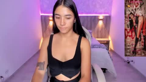 Snapshot of antonella_grayy chatting on March 3, 11:00 am Antonella Grayy online show from March 3, 11:00 am