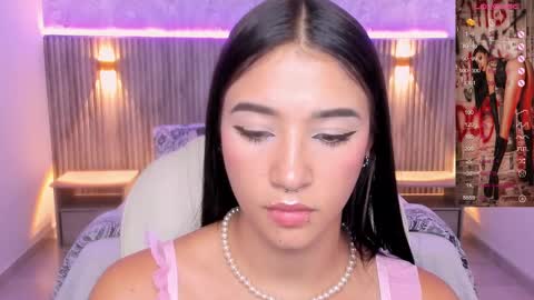 Snapshot of antonella_grayy chatting on February 25, 5:19 pm Antonella Grayy online show from February 25, 5:19 pm
