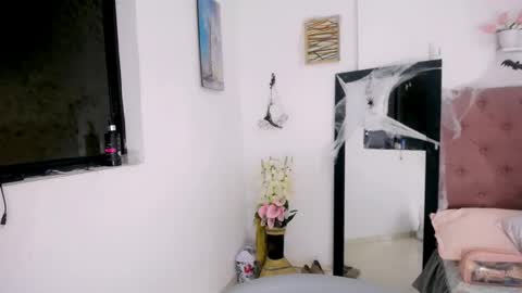 Snapshot of antonella_mcry chatting on October 16, 1:16 am antonella online show from October 16, 1:16 am