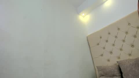 Snapshot of antonella_negrete chatting on October 20, 12:54 pm Antonella online show from October 20, 12:54 pm