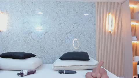 Snapshot of antonella_west chatting on September 24, 8:48 pm Anto online show from September 24, 8:48 pm