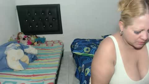 antonella_y_tayrone online show from April 26, 7:06 am