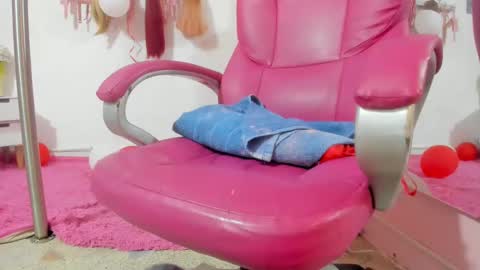 Snapshot of antonellakling_ chatting on February 27, 9:07 am ANTONELLA online show from February 27, 9:07 am