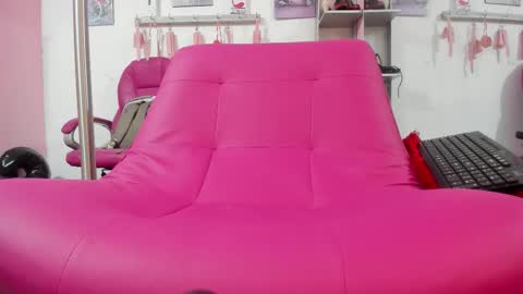 Snapshot of antonellakling_ chatting on September 16, 11:56 am ANTONELLA online show from September 16, 11:56 am
