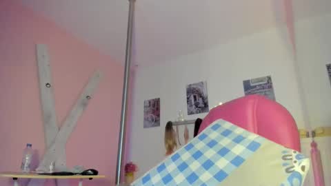 Snapshot of antonellakling_ chatting on February 11, 12:15 pm ANTONELLA online show from February 11, 12:15 pm