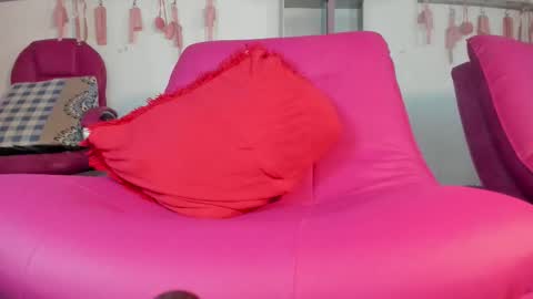Snapshot of antonellakling_ chatting on September 19, 12:53 pm ANTONELLA online show from September 19, 12:53 pm