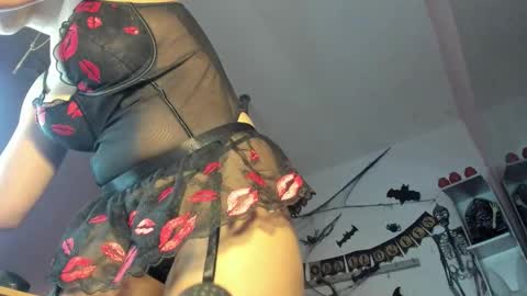 Snapshot of antonellakling_ chatting on October 19, 1:21 am ANTONELLA online show from October 19, 1:21 am