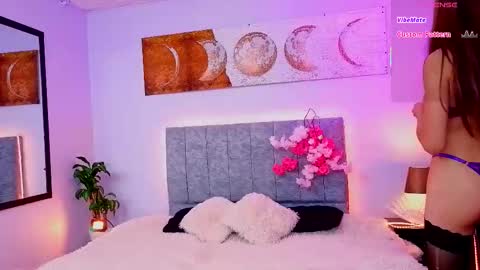 Snapshot of antonellastar24_ chatting on October 6, 8:04 pm Antonella online show from October 6, 8:04 pm