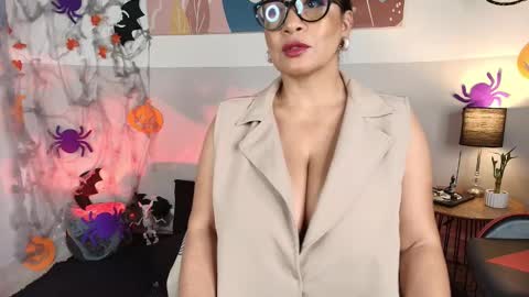 Snapshot of antoniacasarini chatting on October 11, 5:01 am Antonia online show from October 11, 5:01 am