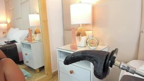 Antonia online show from February 7, 11:55 pm