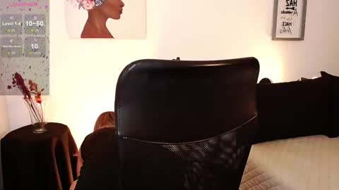 Snapshot of antoniavillamizar chatting on February 19, 10:12 am Anto online show from February 19, 10:12 am
