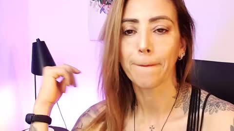 Snapshot of antoniavillamizar chatting on September 27, 10:57 am Anto online show from September 27, 10:57 am