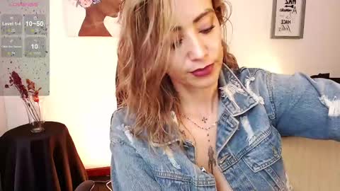 Snapshot of antoniavillamizar chatting on February 21, 4:26 pm Anto online show from February 21, 4:26 pm