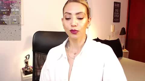 Snapshot of antoniavillamizar chatting on March 1, 10:02 am Anto online show from March 1, 10:02 am