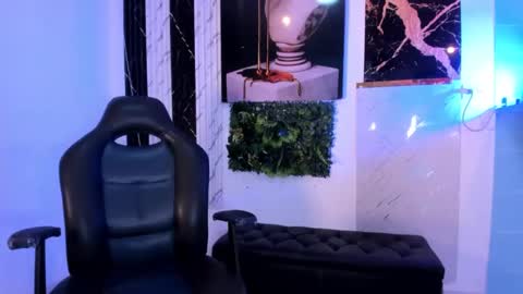 Snapshot of antoniomancinin chatting on December 4, 6:38 am brendan and stiiven online show from December 4, 6:38 am