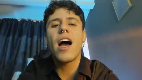 Snapshot of antonnello_ chatting on October 10, 10:36 pm antonnello_ online show from October 10, 10:36 pm