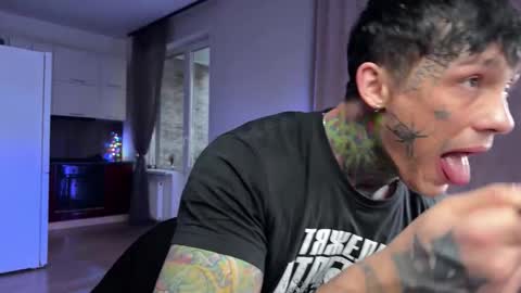 Tom online show from March 2, 5:19 am