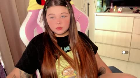   Independent model  online show from March 13, 9:07 pm